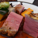 ラ・ヴァガボンド - ４-６-１）『シャロレー種　乳飲み仔牛』フィレ肉のヴィエノワーズ　ソースムータルド（＋３００円）