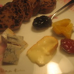 ２０１２・７・２１　カレンツにチーズを添えて