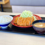かつや - 料理写真:ロースカツ定食☆