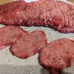 焼肉家げんちゃん - タンステーキとタン