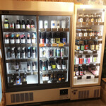 タニーズベース - ドリンク写真:ビールの冷蔵庫