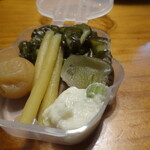 峠の釜めし おぎのや - 峠の釜めしのお新香盛り合わせ