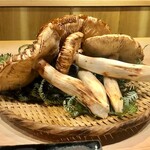 くろ﨑 - 2020.10.  岩手県久慈産の松茸