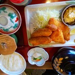 Masakichi - 地魚フライ定食反対側からのショットを修正したので変な角度です