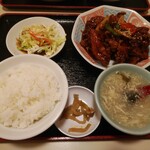 香港小厨 - ｢鶏のサクサク揚げ黒酢定食　880円｣