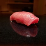 鮨 あらい - 中トロ (青森県大間産)