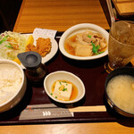 新宿　inton - コンビランチ(豚ヒレカツ、肉豆腐)