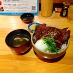 鯨の離れ - くじらの赤身ステーキ丼