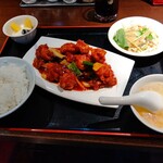 上海華龍 - 【2020.11.18(水)】本日のランチ①(四川風の鶏肉炒め定食)800円