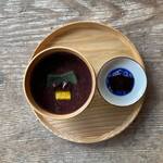 ディアンドデパートメント - 「ぜんざい」¥750。中村製餡所さんの餡子をたっぷりと使用し、麩嘉さんの生麩、津乃吉さんの黒豆を入れました。