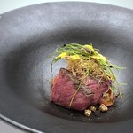 MAISON LAFITE - 米仕上げ牛（豊後高田）のロースト・・見るからに美味しそうなお肉。