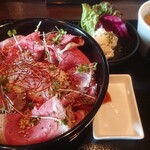 お肉とお酒の店 TERAちゃん - 定番のローストビーフ丼