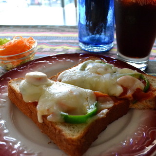 絵本カフェアンドバー 三叉路_0