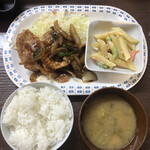 居喰処 光 - 2020/11/18
            本日の日替り 焼肉定食 500円