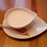 ひろしま 蕎麦人 - 豆乳プリン，１００円。