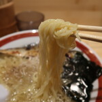 鮎ラーメン+ - 麺　リフト