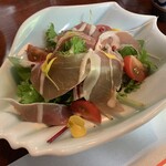 Tousuian - 生ハムのサラダ（鮮魚が苦手な方のための「鮮魚のお造りと大子産生湯葉」代替品）