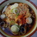 きそば 鈴一 - 片手だし、暗いし