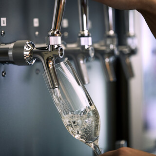 サーバーからここでしか飲むことのできない日本酒を提供！！