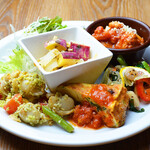 Our popular tapas assortment of 5 types