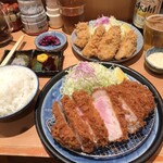 とんかつ檍 - 上ロースカツ定食¥1500、牡蠣フライ単品4ヶ¥1000
            