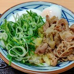 丸亀製麺 - 【2020.11.18(水)】牛とろ玉うどん(並盛)690円