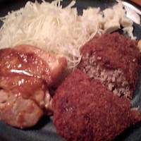 肉鮮問屋 佐々木 - 日替わりのアップ（メンチカツと鶏）