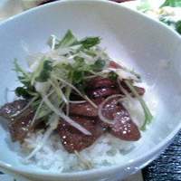 赤身焼肉 かるびあーの 新橋店 - ランチの牛丼