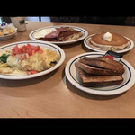 IHOP, Four Points by SheratonNiagaraFallsviewHotel - 