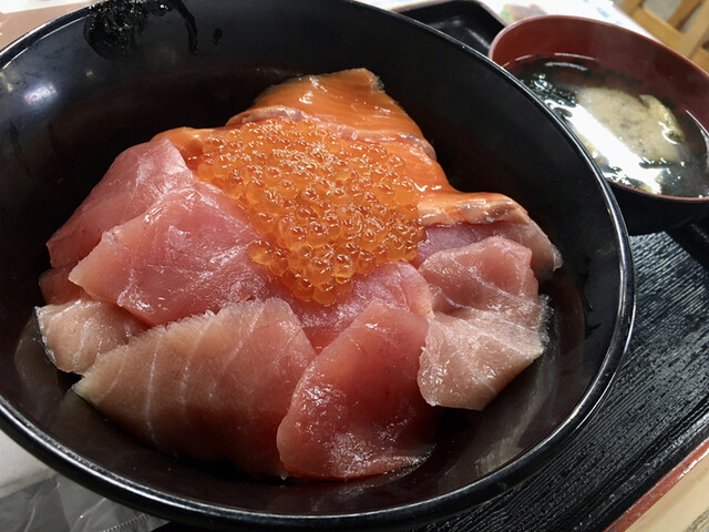 塩釜仲卸市場 マイ海鮮丼コーナー 東塩釜 魚介料理 海鮮料理 食べログ 塩釜仲卸市場 マイ海鮮丼コーナー 東塩釜 魚介料理 海鮮料理 食べログ