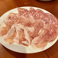 OSTERIA AL BUCO - 生ハム盛合せ