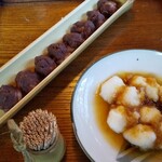 しげの屋 - 今年も同じメニューになっちゃいましたw 名物ちからもち「甘味 あんこ」「辛味 大根おろし」