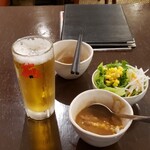 やっぱり肉が好き - サラダバーとビール