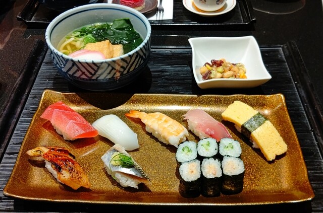 ボリューム満点ランチ By ちょろ きゅう にぎり長次郎 朝霧店 大蔵谷 回転寿司 食べログ ボリューム満点ランチ By ちょろ きゅう にぎり長次郎 朝霧店 大蔵谷 回転寿司 食べログ