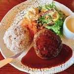 ホトリテイ - 長萩黒毛和牛のハンバーグプレート¥1650(税抜き)