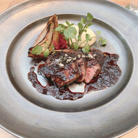 ザ タヴァン グリル＆ラウンジ - 