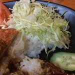 たなぽん食堂 - キャベツの下までご飯がぎっしり