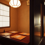 天現寺小野 - 落ち着いた雰囲気の掘りごたつの個室は接待利用にもオススメです。