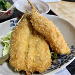 大漁 - フライ定食のアジフライは揚げたてサクサクのふわふわ