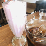 ザ マンチーズ バーガーワークス - ストロベリーシェイク、単品