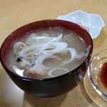 ふくえもん - あら汁は黒鯛。品の好い味わいです。