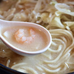 ラーメンハウスとっと - 食材の旨味が溶け込んだ豚骨スープ