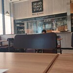 SEIJO ISHII STYLE DELI&CAFE - 店舗内。