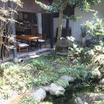 速魚川 - 店内の中庭