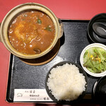 Yokohamaminatotei - 煮込みハンバーグ（ご飯、サラダ、スープ付き）　1,000円税込