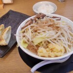 Mengou Oriku Ra - 織蔵ラーメン　野菜増し、ニンニク増し増し、カラメ