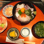 いけす料理 魚伊智 - 待望の『海鮮丼セット』。