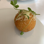 プレヴナンス - ライスコロッケ 鱈？のブランダードをライスコロッケに。アツアツ美味しい。