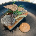 プレヴナンス - フォアグラのポアレ　大根餅 変化球。モチっとした大根餅とフォアグラ。トリュフと。 フォアグラをがっつりといただきました。