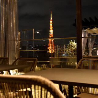 Spend a special time enjoying the night view of Tokyo on the open terrace seating.